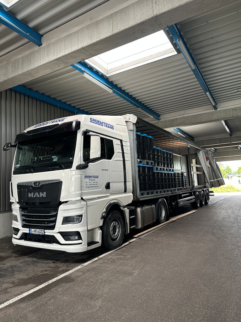 MAN TGX beim Beladen